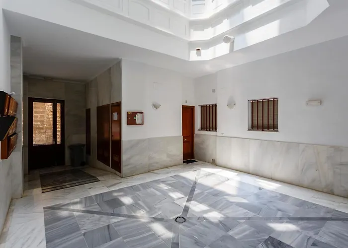 Atico De Franceses By Cadiz4rentals *