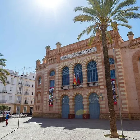 Atico De Franceses By Cadiz4rentals *