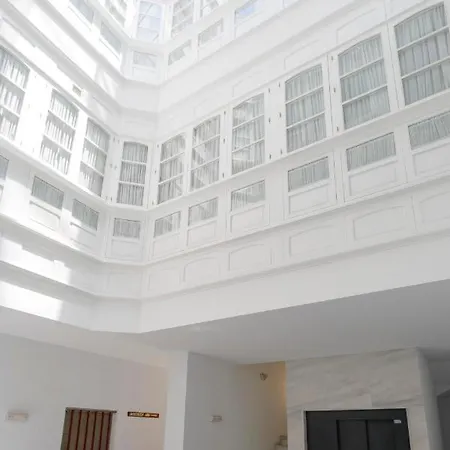 Atico De Franceses By Cadiz4rentals *