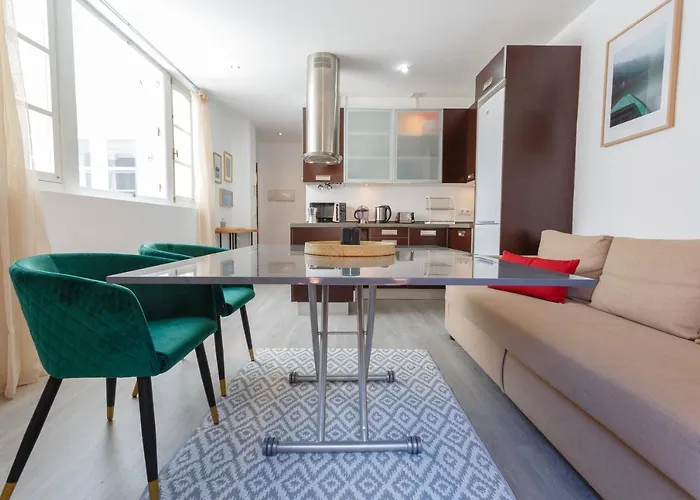 Atico De Franceses By Cadiz4rentals